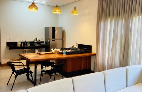 Itacare House | Bromeliad refuge home