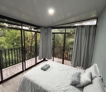 Alajuela Villa | Bromelias
