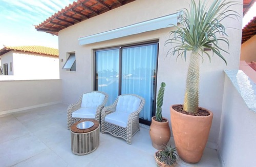 Marina House | Buzios - Luxury, Pool and Boat at the Door