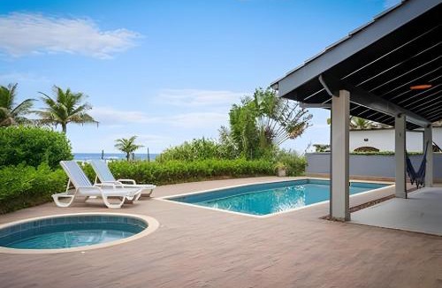 Guarutuba House | bwelcome - pé na areia com piscina GH