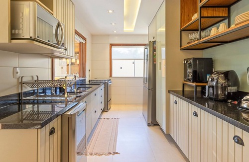 Praia Rasa House | Bz15 Just 200m from the beach! Beautiful 4-bedroom house
