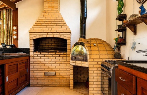 Downtown Buzios House | BZ62 Center! Large house, 5 suites and gourmet area