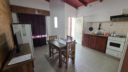 Choele Choel Apartment | Cabaña centrica con camas individuales a 100m de la ruta