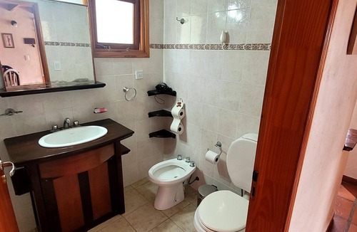 Tandil Cabin | Cabaña Del Solar. Chalet de 2 Plantas. Una Habitacion en Planta Alta