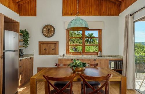 Nova Petropolis House | Cabana Braun Hütte Vila Germânica by Achei