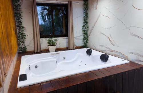 Autodromo House | Cabana com Hidro, Lareira e Piscina Privativa