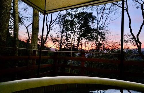 Goncalves House | Cabana do Mato com ofurô, cesta para café da manhã e pet friendly