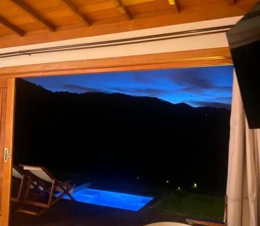 Goncalves House | Cabana Girassol com piscina aquecida e cesta para café da manhã