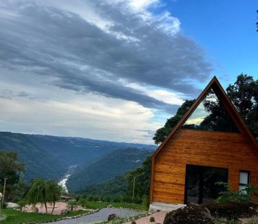 Pinto Bandeira Cabin | Cabana Nona Cândida