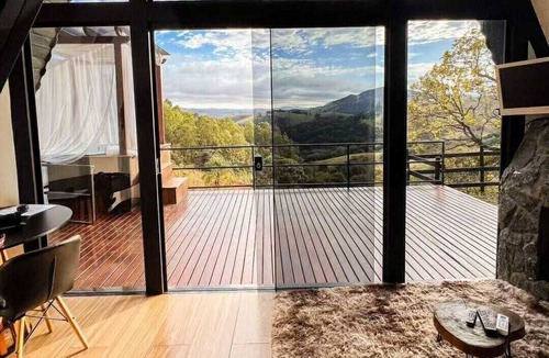 Baependi Cabin | Cabana Raízes: A-frame com Vista Para as Montanhas
