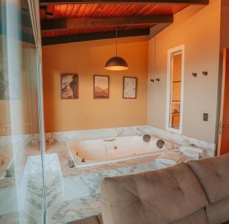 Igrejinha House | Cabana romântica com Jacuzzi ao lado de Gramado!
