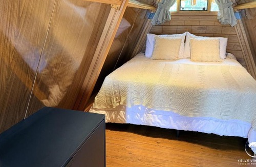 Gramado House | Cabin in Gramado with Jacuzzi and Valley View
