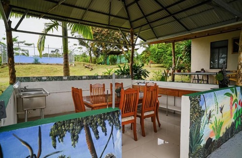 Penas Blancas House | Cabinas Los Colibris