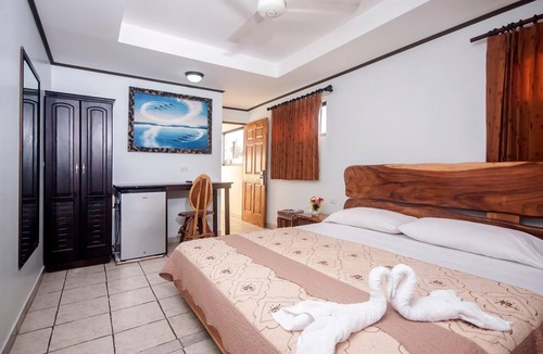 Jaco Hotel | Cadillac Rock Hotel - Adults Only