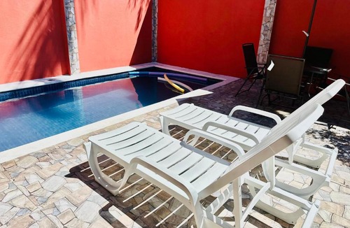 Tesouro da Colina House | Cantinho Carijós com Piscina I - 02 Quartos
