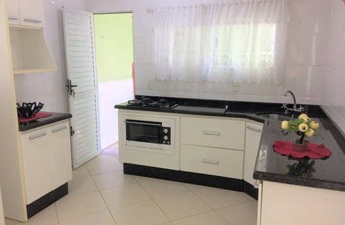 Barra da Lagoa House | Casa 20m da praia, quarto c/vista mar LAG163