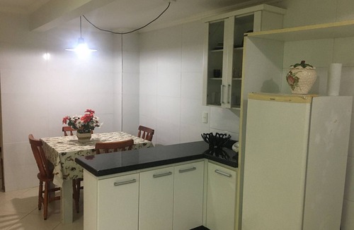 Barra da Lagoa House | Casa 20m da praia, quarto c/vista mar LAG163