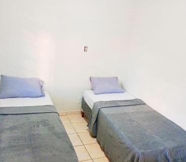 Sagrada Familia House | Casa 3 quartos, cozinha, banheiro, sala, garagem