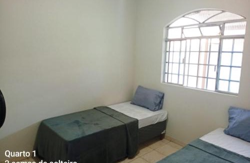 Sagrada Familia House | Casa 3 quartos, cozinha, banheiro, sala, garagem