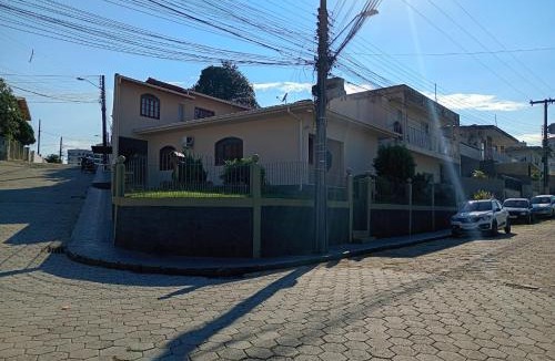 Rocado Villa | Casa 4 Quartos garagem 3 carros, churrasqueira e ar condicionado,