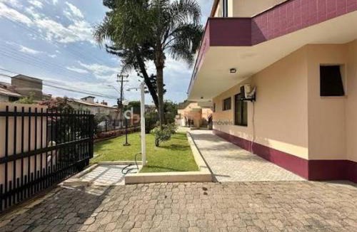 Canasvieiras House | Casa 400m Praia Canasvieiras 2 quartos 2 banheiros