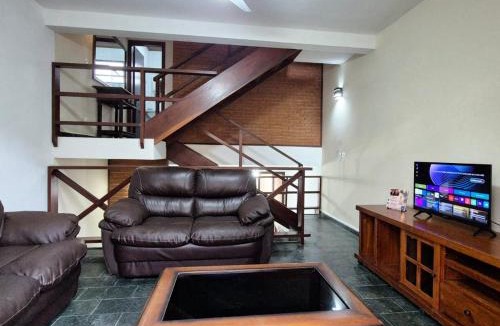 Umuarama House | Casa 6 Sossego e Aconchego Familiar com Wifi Piscina Churrasqueira