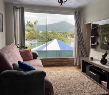 Barra da Lagoa House | Casa Aconchegante no Canal da Lagoa