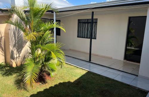 Santa Felicidade House | Casa Aconchegante para Você descansar - 02