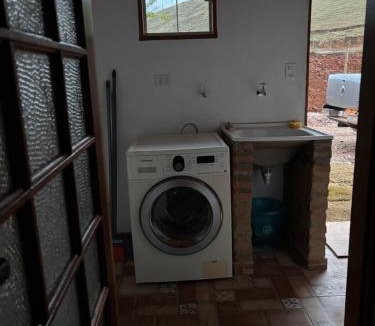 Lagoinha House | Casa Amarela
