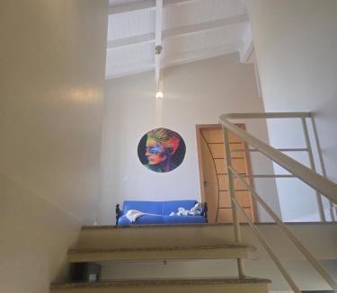 Meia Praia House | Casa amarela