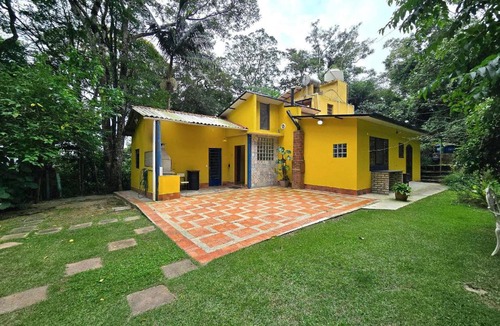 Sao Roque House | Casa Amarela, Refúgio na natureza Rota do vinho
