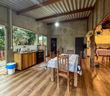 Chapada dos Guimaraes House | Casa ampla com vista pra mata