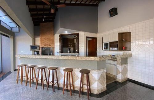 Andradina House | Casa Ampla com ar wi fi prox Thermas Carrara