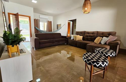 Bonito House | Casa ampla e confortável, piscina e churrasqueira.