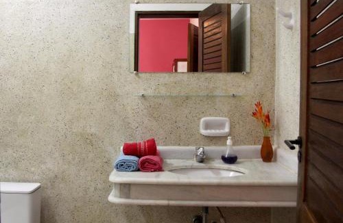 Camburi House | Casa Bacarirá - Floresta com Yoga e Café da Manhã Vegano