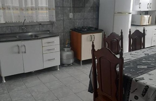 Penha House | Casa bem localizada! 1km da praia!