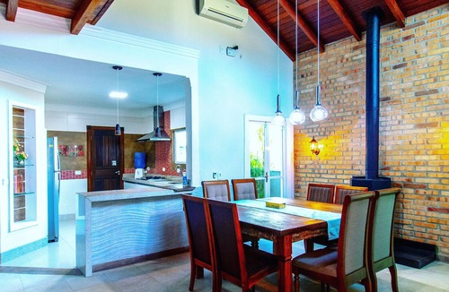 Bombas House | Casa Bombinhas with Jacuzzi and fireplace hosted by Gleison Jayme FotografiaBombinhas