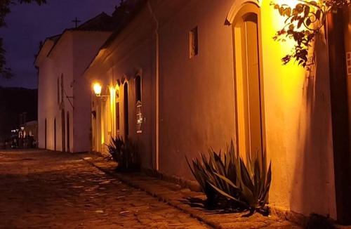Mangueira House | Casa Bromélia ! A 10 a 15 Minutos do Centro Caminhado