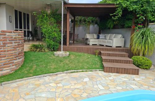 Pinheirinho House | Casa c piscina, churrasq e Wi-Fi, lazer completo