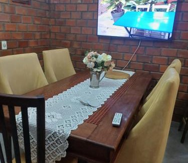 Novo Gravata Ski Chalet | Casa Chalé com 3 quartos pra dez pessoas com piscina aquecida nos feriados