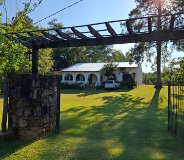 Piribebuy House | Casa colonial a metros del arroyo Piribebuy