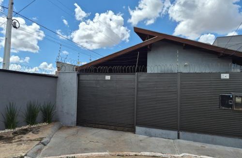 Nasser House | Casa com Área Gourmet Privativa em Campo Grande