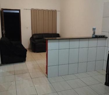 Presidente Medici House | Casa com ar condicionado, próximo ao Atacadão