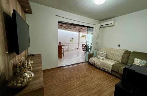 Guabiruba House | Casa com churrasqueira e ar para até 8 pessoas