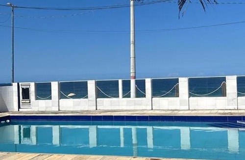 Marica House | Casa com churrasqueira e piscina
