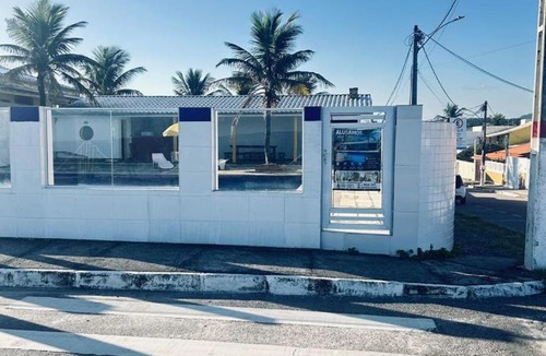 Marica House | Casa com churrasqueira e piscina