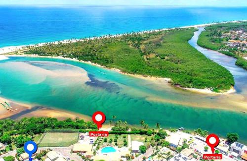 Barra do Jacuipe House | Casa com Churrasqueira, Piscina e Clube - 50m do Rio e Mar - Até 8 hóspedes