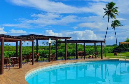 Barra do Jacuipe House | Casa com Churrasqueira, Piscina e Clube - 50m do Rio e Mar - Até 8 hóspedes