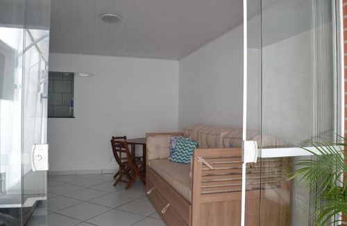 Centro House | Casa com garagem e churrasqueira a 5 minutos da Praia Grande