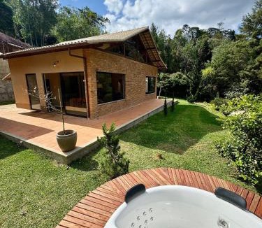 Mury House | Casa com Jacuzzi e Área Gourmet em Mury